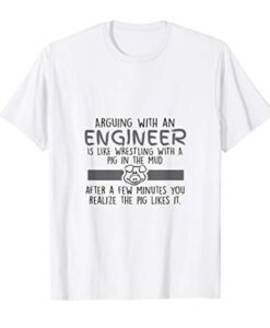 Lustiger Ingenieur, der mit einem Ingenieur argumentiert T-Shirt